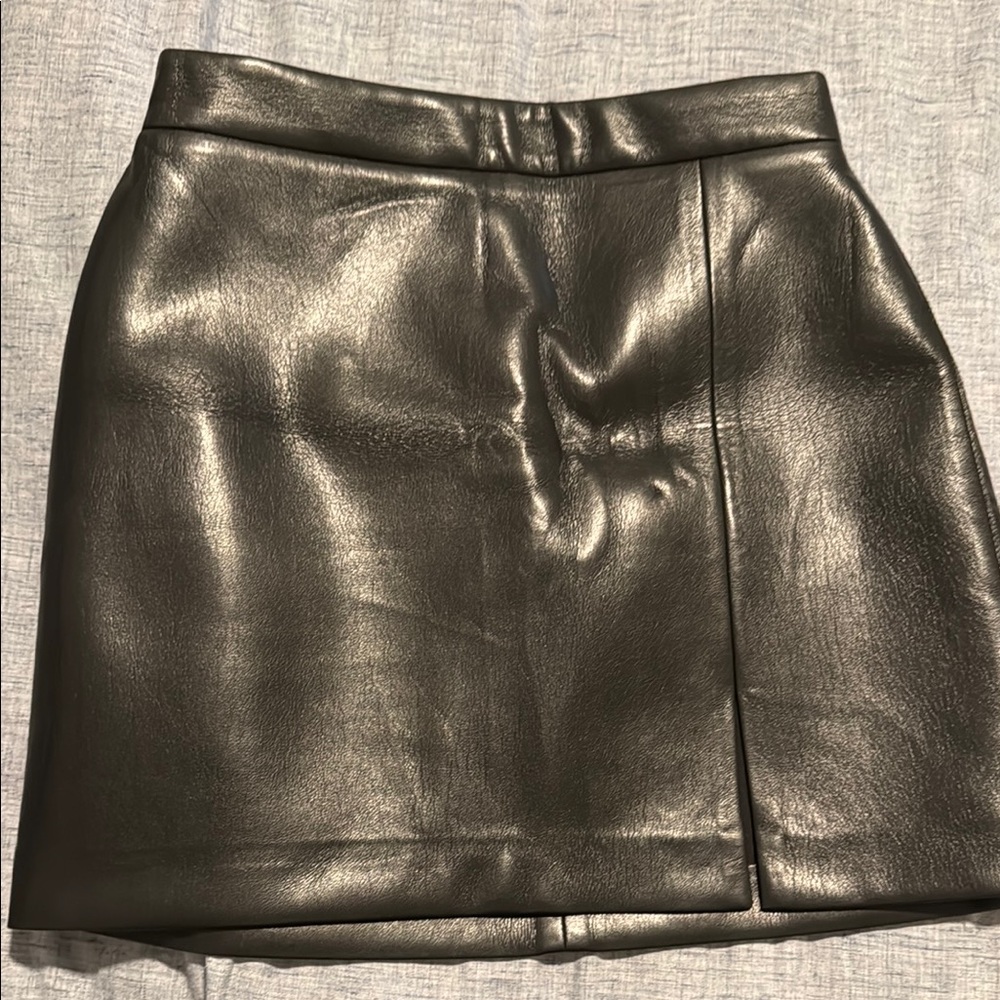 Elegant Black Leather Skirt